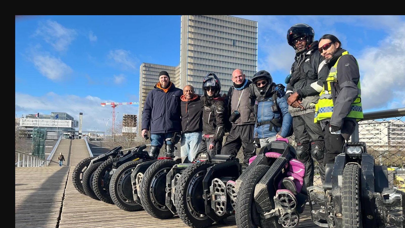 Grande Évasion 01 — départ du groupe à Paris, 28 février 2026